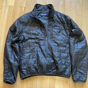 Patagonia Mens nano puff pullover.